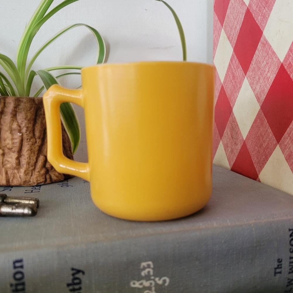 Hazel Atlas Yellow D-handle Coffee Mug